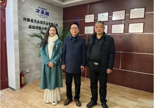 郑州马吉尔食品有限公司与河南省豫菜文化钻研会胡辣汤专业委员会走进方永结胡辣汤，发展了深度行业互换活动！