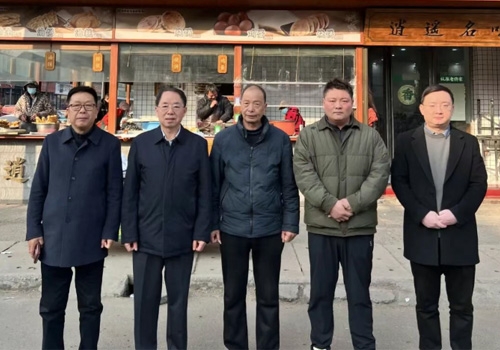 郑州马吉尔食品有限公司与河南省豫菜文化钻研会胡辣汤专业委员会一行，走进逍遥名吃老佟家胡辣汤！